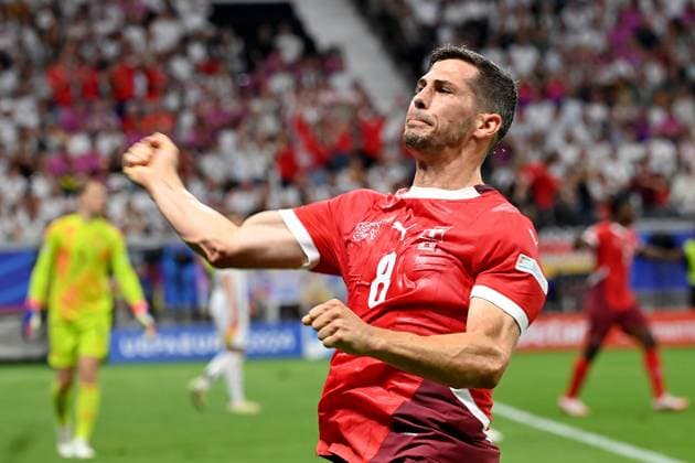 23 06 2024, xjrdrx, European Football Championship 2024, Switzerland Germany emspor, v l goal celebration after the goal to celebrate the goal celebrate 1 0 by Dan Ndoye Switzerland Remo Freuler Switzerland DFL DFB REGULATIONS PROHIBIT ANY USE OF PHOTOGRAPHS as IMAGE SEQUENCES and or QUASI VIDEO Frankfurt