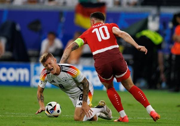 Toni Kroos, Granit Xhaka seen during UEFA EURO, EM, Europameisterschaft,Fussball 2024 game between national teams of Switzerland and Germany at Deutsche Bank Park, Frankfurt, Germany (Maciej Rogowski) Frankfurt Deutsche Bank Park Germany Copyright: xMaciejxRogowskix swissgermany-8
