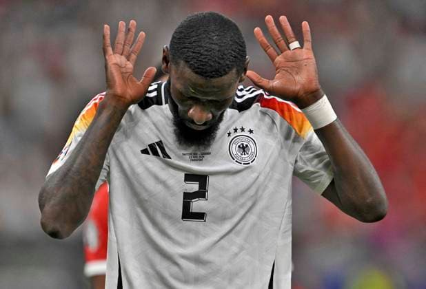 23 06 2024, Football UEFA EURO 2024, preliminary round, matchday 3, Germany Switzerland, at the Frankfurt Arena in Frankfurt am Main, Antonio Rüdiger Germany surrenders