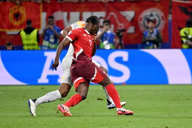 23 06 2024, xjrdrx, European Football Championship 2024, Switzerland Germany emspor, v l Jonathan Tah German National Football Team DFB Breel Donald Embolo Switzerland duel, action, action, battle for the ball DFL DFB REGULATIONS PROHIBIT ANY USE OF PHOTOGRAPHS as IMAGE SEQUENCES and or QUASI VIDEO Frankfurt