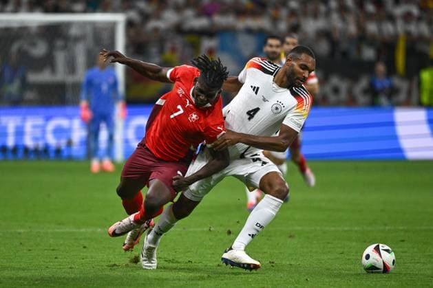 23 06 2024, xpsx, Football EM 2024, Switzerland Germany emspor, v l Breel Embolo Switzerland, 7 , Jonathan Tah Germany, 4 duel, duel, fight, tackle DFL DFB REGULATIONS PROHIBIT ANY USE OF PHOTOGRAPHS as IMAGE SEQUENCES and or QUASI VIDEO Frankfurt