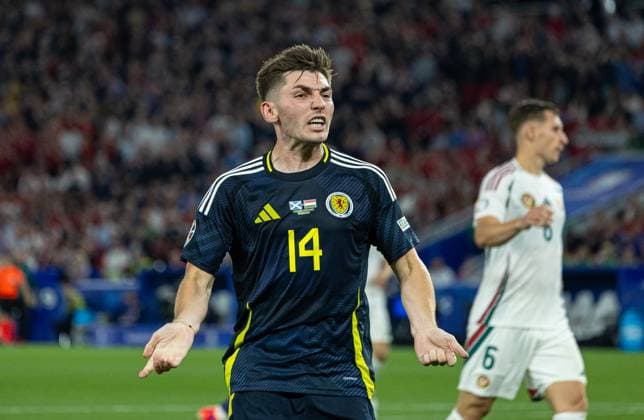 Football - UEFA EURO, EM, Europameisterschaft,Fussball 2024 - Group A - Scotland v Hungary STUTTGART, GERMANY - Sunday, June 23, 2024: Scotland s Billy Gilmour during the UEFA Euro 2024 Group A match between Scotland and Hungary at the Stuttgart Arena. (Photo by David Rawcliffe Propaganda) STUTTGART Stuttgart Arena BADEN-WÜRTTEMBERG GERMANY  Copyright: xDavidxRawcliffex P2024-06-23-Scotland_Hungary-80
