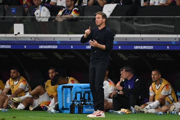 23 06 2024, xjhx, European Football Championship 2024, Switzerland Germany emspor, v l Julian Nagelsmann Germany, coach gives instructions, gestures with arms, gesticulates, gives instructions UEFA REGULATIONS PROHIBIT ANY USE OF PHOTOGRAPHS as IMAGE SEQUENCES and or QUASI VIDEO Frankfurt