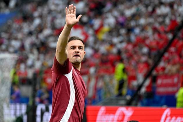 240623 EURO2024 SWITZERLAND VS GERMANY Xherdan Shaqiri (23) of Switzerland greets the fans and supporters of Switzerland ahead of a soccer game between the national teams of Switzerland and Germany on the third matchday in Group A in the group stage of the UEFA EURO, EM, Europameisterschaft,Fussball 2024 tournament , on Sunday 23 June 2024 in Frankfurt , Germany . PHOTO SPORTPIX David Catry FRANKFURT GERMANY  Copyright: xx 468012