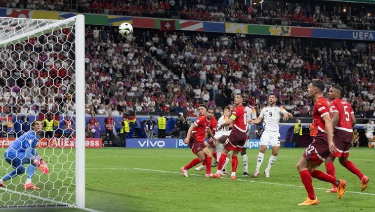 Soccer, Men, Season 2023 24, Euro EM 2024, Group A 3 Matchday in Frankfurt, Switzerland Germany 1 1 , Niclas Füllkrug 3 v r , Germany scores the goal to 1 1 against goalkeeper Yann Sommer Switzerland , 23 06 2024, Copyright: xMatthiasxKochx