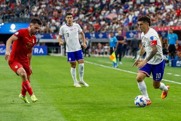 USA - BOLIVIA COPA AMERICA 2024 DALLAS, TX, USA - JUNE 23RD 2024: Copa America first game of Group C between USA and Bolivia at the AT&T Stadium. 10 Attacker United States, Christian Pulisic coming down the left flank with the ball Mandatory Credit: Toby Tande Avant Sports Arlington AT&T Stadium TX Mexico Copyright: xTorbjornxTandex