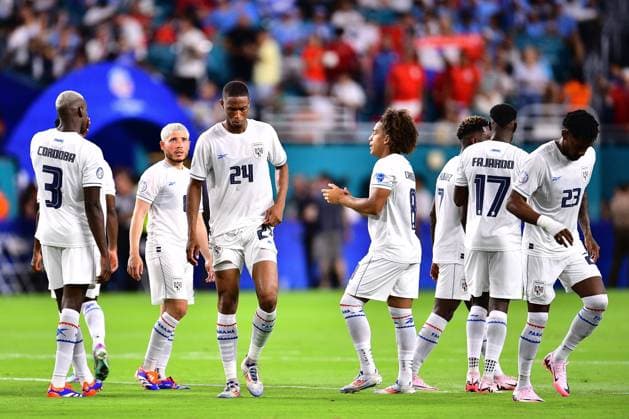 RECORD DATE NOT STATED Copa America USA 2024 Uruguay vs Panama Edgardo Farina, Adalberto Carrasquilla of Panama during the game between Uruguay and Panama as part of the CONMEBOL Copa America USA 2024 group C, at Hard Rock Stadium, on June 23, 2024 in Miami Gardens, Florida, United States. MIAMI FLORIDA UNITED STATES  Copyright: xAdrianxMaciasx 20240623213238_CA_GC_2024_URU_PAN_FARINA70
