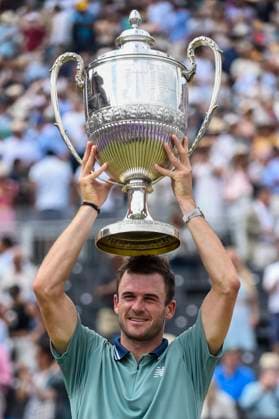 (240624) -- LONDON, June 24, 2024 -- Tommy Paul of the United States celebrates with the trophy at the awarding ceremony after the men s singles final match between Tommy Paul of the United States and Lorenzo Musetti of Italy at the Cinch ATP, Tennis Herren Championships at The Queen s Club in London, Britain, June 23, 2024. (Photo by Xinhua) (SP)BRITAIN-LONDON-TENNIS-QUEEN S CLUB-MEN S SINGLES-FINAL StephenxChung 