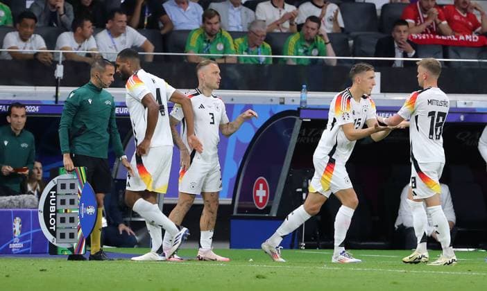 Substitution Jonathan Tah, Maximilian Mittelstädt, Substitution David Raum, Nico Schlotterbeck Sport Football Soccer European Championship Euro 2024 European Championship Men Season 2023 2024 23 06 2024 Switzerland SUI vs Germany GER in Frankfurt a M DFL regulations prohibit any use of photographs as image sequences and or quasi video