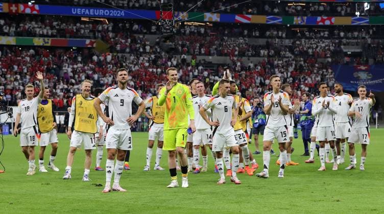 Maximilian Mittelstädt, Chris Führich, Niclas Füllkrug, goalkeeper Manuel Neuer, Joshua Kimmich, Nico Schlotterbeck, Jamal Musiala, Florian Wirtz, German team cheers after draw end of match Sport Football Soccer European Championship Euro 2024 European Championship Men Season 2023 2024 23 06 2024 Switzerland SUI vs Germany GER in Frankfurt a M DFL regulations prohibit any use of photographs as image sequences and or quasi video