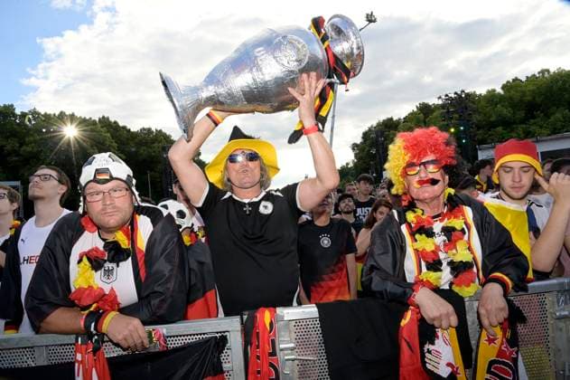 Fans at the UEFA EURO 2024 Fan Zone at the European Championship match Switzerland vs Germany at the Brandenburg Gate Berlin, 23 06 2024 Foto:xF.xKernx xFuturexImagex fanzone2306_4620