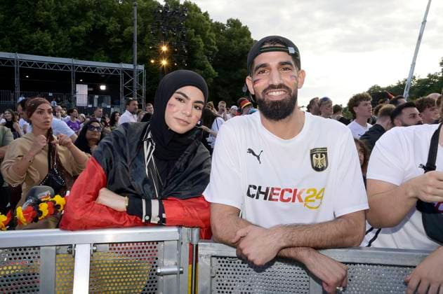 Fans at the UEFA EURO 2024 Fan Zone at the European Championship match Switzerland vs Germany at the Brandenburg Gate Berlin, 23 06 2024 Foto:xF.xKernx xFuturexImagex fanzone2306_4629