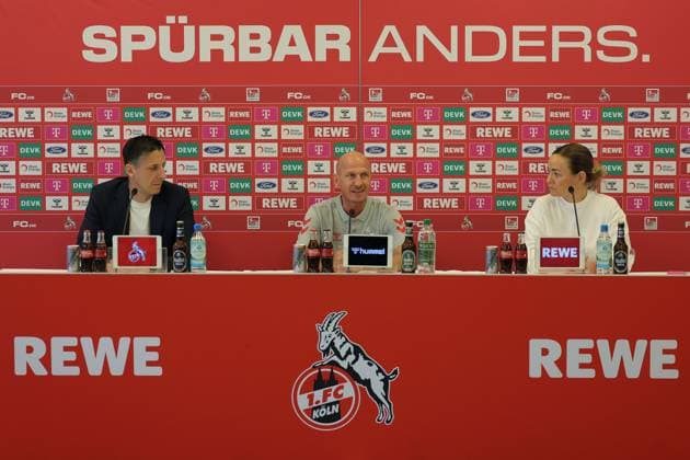 Sport Themen der Woche KW26 Sport Bilder des Tages Vorstellung von Gerhard Struber beim 1. FC Köln am 24.06.2024 im Restaurant Geißbockheim in Köln Christian Keller ( Geschäftsführer Köln ), links - Gerhard Struber ( Trainer Cheftrainer Köln ), mitte - Lil Zercher ( Pressesprecherin Köln ), rechts Christian Keller ( Geschäftsführer Köln ) *** Presentation of Gerhard Struber at 1 FC Köln on 24 06 2024 in the restaurant Geißbockheim in Cologne Christian Keller Managing Director Cologne , left Gerhard Struber Trainer Head Coach Cologne , center Lil Zercher Press Spokeswoman Cologne , right Christian Keller Managing Director Cologne xJRx