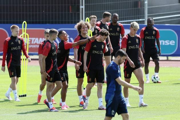 EURO 2024, Nationalteam Belgien, Training Belgium s Youri Tielemans (CL) and Belgium s Maxim De Cuyper (CR) pictured during a training session of Belgian national soccer team Red Devils, Monday 24 June 2024 at their base camp in Freiberg am Neckar, Germany, during the UEFA EURO, EM, Europameisterschaft,Fussball 2024 European Soccer Championships. The Red Devils play in Group E at the Euro 2024 European Championships in Germany and have one last game to play. BRUNOxFAHY  x95167142x