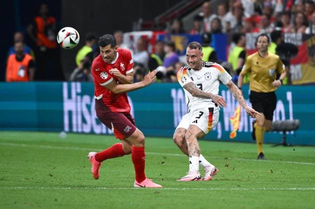 David Raum Germany , left Remo Freuler Switzerland 23 06 2024, European Football Championship 2024, Preliminary round, 3 Matchday Switzerland Germany 1 1 Frankfurt Frankfurt Arena Hessen Germany Team2