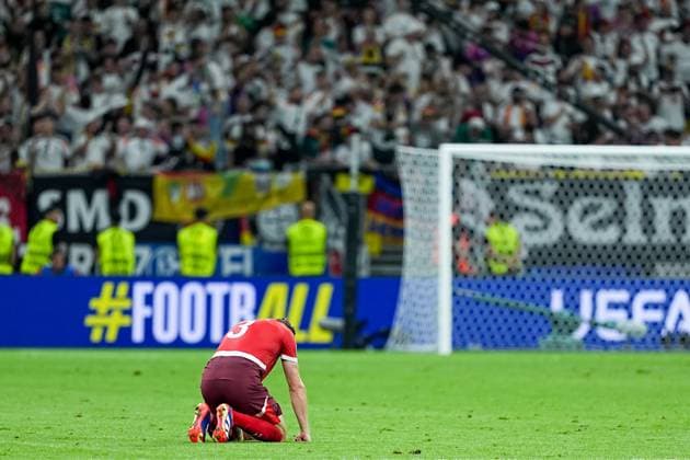 Frankfurt, Germany, June 23th 2024: Silvan Widmer (3 Switzerland) looks dejected and disappointed after the draw result during the UEFA EURO, EM, Europameisterschaft,Fussball 2024 Germany Group A match between Switzerland and Germany at Frankfurt Arena in Frankfurt, Germany. (Daniela Porcelli SPP)  Copyright: xDanielaxPorcellix xSPPx spp-en-DaPoSp-20240623-DP2000024AA