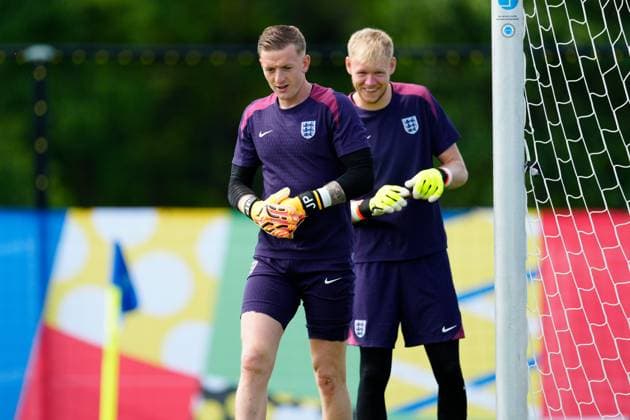 EURO 2024, Nationalteam England, Training Jordan Pickford of England with Aaron Ramsdale of England England Training, UEFA European Championship, EM, Europameisterschaft 2024, Group C, Football, Spa & Golf Resort Weimarer Land, Blankenhain, Germany, 24 Jun 2024 EDITORIAL USE ONLY No use with unauthorised audio, video, data, fixture lists, club league logos or live services. Online in-match use limited to 120 images, no video emulation. No use in betting, games or single club league player publications. Copyright: xDavexShopland Shutterstockx 14551034q