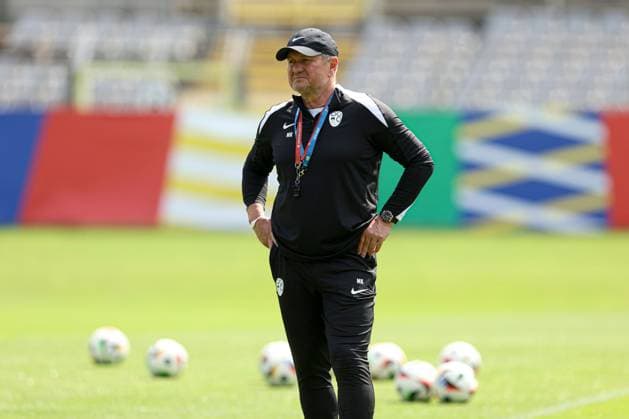 EURO 2024, Nationalteam Slowenien, Training Slovenia manager Matjaz Kek during the training session Slovenia Training, UEFA European Championship, EM, Europameisterschaft 2024, Group C, Football, Stadion am Zoo, Wuppertal, Germany, 24 Jun 2024 EDITORIAL USE ONLY No use with unauthorised audio, video, data, fixture lists, club league logos or live services. Online in-match use limited to 120 images, no video emulation. No use in betting, games or single club league player publications.  Copyright: xPaulxCurrie Shutterstockx 14555190u