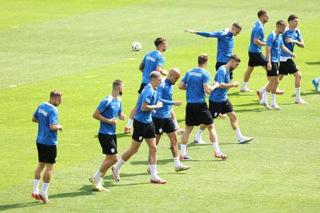 EURO 2024, Nationalteam Slowenien, Training A general view during the training session Slovenia Training, UEFA European Championship, EM, Europameisterschaft 2024, Group C, Football, Stadion am Zoo, Wuppertal, Germany, 24 Jun 2024 EDITORIAL USE ONLY No use with unauthorised audio, video, data, fixture lists, club league logos or live services. Online in-match use limited to 120 images, no video emulation. No use in betting, games or single club league player publications.  Copyright: xPaulxCurrie Shutterstockx 14555190bc