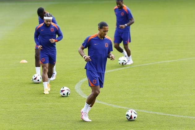 WOLFSBURG, 24-06-2024, Training Camp of Team Netherlands in preparation of EURO 2024. Netherlands training. Netherlands player Virgil van Dijk Team Netherlands 24-6-2024  x25583821x Copyright: