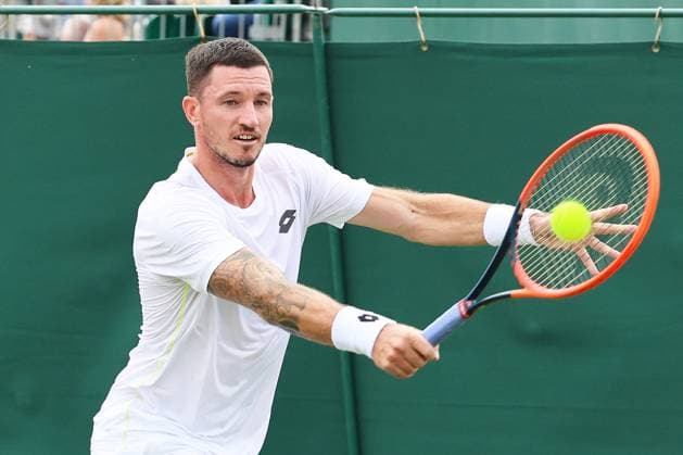 TENNIS - Wimbledon 2024 LONDON,ENGLAND,24.JUN.24 - TENNIS - ATP, Tennis Herren World Tour, Wimbledon, Grand Slam, qualification. Image shows Dennis Novak (AUT).  GEPAxpictures xAlanxGrieves