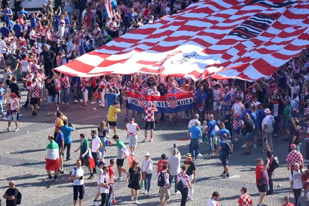 The largest flag brought by Croatian fans in Leipzig, Croatia Croatian fans brought and unfurled the largest flag, which is 107 meters long, ahead of the start of the match between Croatia and Italy during the UEFA EURO, EM, Europameisterschaft,Fussball 2024 on June 24, 2024 in Leipzig, Germany. SanjinxStrukic PIXSELL