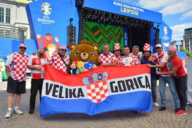 Leipzig: Croatian fans in the city centre during UEFA EURO, EM, Europameisterschaft,Fussball 2024 - Croatia vs Italy, UEFA European Football Championship in Leipzig, Germany, June 24 2024 UEFA European Football Championship - UEFA Euro 2024 - Croatia vs Italy  - ZUMAp169 20240624_zsa_p169_053 Copyright: xIPAx