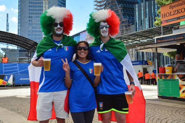 Leipzig: Italian fans in the city centre during UEFA EURO, EM, Europameisterschaft,Fussball 2024 - Croatia vs Italy, UEFA European Football Championship in Leipzig, Germany, June 24 2024 UEFA European Football Championship - UEFA Euro 2024 - Croatia vs Italy  - ZUMAp169 20240624_zsa_p169_054 Copyright: xIPAx