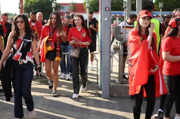 A general view of fans arriving before the start of the match Albania v Spain, UEFA European Championship, EM, Europameisterschaft 2024, Group B, Football, Dusseldorf Arena, Dusseldorf, Germany, 24 Jun 2024 EDITORIAL USE ONLY No use with unauthorised audio, video, data, fixture lists, club league logos or live services. Online in-match use limited to 120 images, no video emulation. No use in betting, games or single club league player publications.  Copyright: xPaulxCurrie Shutterstockx 14551058e