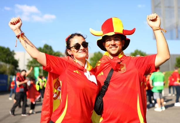 Dusseldorf, Germany, 24th June 2024. Spain fans arriving at the stadium during the UEFA European Championships match at Dusseldorf Arena, Dusseldorf. Picture credit should read: David Klein Sportimage EDITORIAL USE ONLY. No use with unauthorised audio, video, data, fixture lists, club league logos or live services. Online in-match use limited to 120 images, no video emulation. No use in betting, games or single club league player publications. SPI-3204-0016