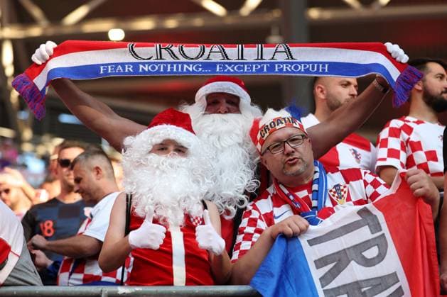 UEFA European Football Championship - UEFA EURO, EM, Europameisterschaft,Fussball 2024 - Croatia vs Italy Leipzig, Germany 24.06.2024:Italians and Croatians fans color on the stand before the UEFA EURO 2024 Matchday 3, group stage B football match between Croatia vs Italy at Leipzig Stadium. Leipzig Germany  Copyright: xIPAxSport ABACAx