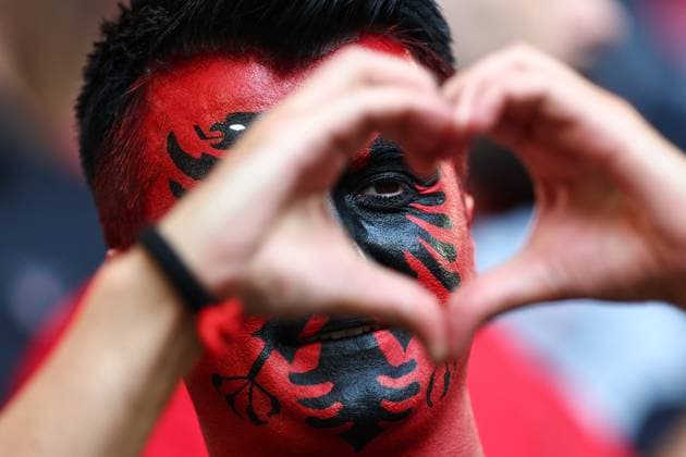 Albanien gegen Spanien 24. Juni 2024, Düsseldorf UEFA EUROs Gruppe B Albanien gegen Spanien Albanien Fans Foto Charlotte Wilson Abseits Düsseldorf Deutschland  Copyright: xCharlottexWilsonx xOffsidexOffside