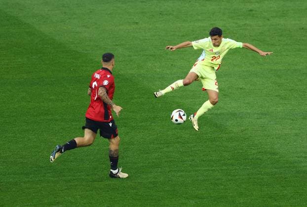 Jesus Navas of Spain controls the ball whilst under pressure from Rey Manaj of Albania Albania v Spain, UEFA European Championship, EM, Europameisterschaft 2024, Group B, Football, Dusseldorf Arena, Dusseldorf, Germany, 24 Jun 2024 EDITORIAL USE ONLY No use with unauthorised audio, video, data, fixture lists, club league logos or live services. Online in-match use limited to 120 images, no video emulation. No use in betting, games or single club league player publications.  Copyright: xKieranxMcManus Shutterstockx 14551047o