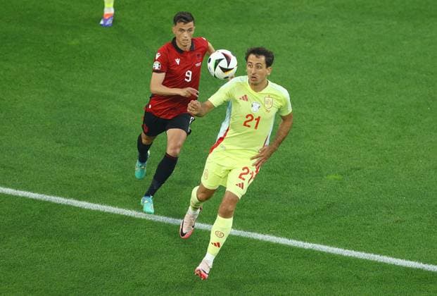 Mikel Oyarzabal of Spain is pressured by Jasir Asani of Albania Albania v Spain, UEFA European Championship, EM, Europameisterschaft 2024, Group B, Football, Dusseldorf Arena, Dusseldorf, Germany, 24 Jun 2024 EDITORIAL USE ONLY No use with unauthorised audio, video, data, fixture lists, club league logos or live services. Online in-match use limited to 120 images, no video emulation. No use in betting, games or single club league player publications.  Copyright: xKieranxMcManus Shutterstockx 14551047q