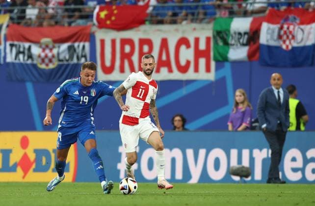 24 06 2024, xtgx, European Football Championship 2024, Croatia Italy emspor, v l Mateo Retegui Italy Marceloa Brozovic Croatia Croatia UEFA REGULATIONS PROHIBIT ANY USE OF PHOTOGRAPHS as IMAGE SEQUENCES and or QUASI VIDEO Leipzig