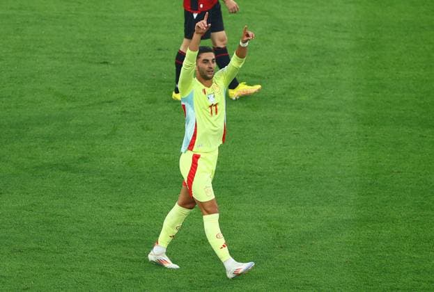 Ferran Torres of Spain celebrates scoring to make it 0-1 Albania v Spain, UEFA European Championship, EM, Europameisterschaft 2024, Group B, Football, Dusseldorf Arena, Dusseldorf, Germany, 24 Jun 2024 EDITORIAL USE ONLY No use with unauthorised audio, video, data, fixture lists, club league logos or live services. Online in-match use limited to 120 images, no video emulation. No use in betting, games or single club league player publications.  Copyright: xKieranxMcManus Shutterstockx 14551047v