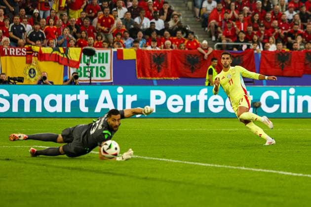 Albania v Spain Euro 2024 24 06 2024. Group B Goal 0-1 Ferran Torres of Spain scores a goal during the Euro 2024 match between Albania and Spain at Dusseldorf Arena, Dusseldorf, Germany on 24 June 2024. Editorial use only , Copyright: xNigelxKeenex PSI-19824-0014