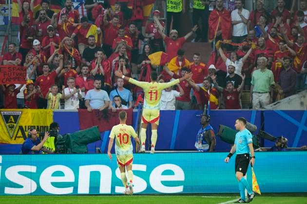 Albania v Spain: Group B - UEFA EURO, EM, Europameisterschaft,Fussball 2024 Ferran Torres left winger of Spain and FC Barcelona, Barca celebrates after scoring his sides first goal during the UEFA EURO 2024 group stage match between Albania and Spain at Düsseldorf Arena on June 24, 2024 in Dusseldorf, Germany. Dusseldorf Germany  Copyright: xJosexBretonx originalFilename:breton-albaniav240624_np3PY.jpg
