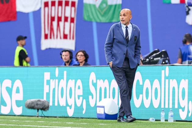 2024-06-24 Croatia v Italy - Group B - UEFA EURO, EM, Europameisterschaft,Fussball 2024 LEIPZIG, GERMANY - JUNE 24: Coach Luciano Spalletti of Italy looks on during the Group B - UEFA EURO 2024 match between Croatia and Italy at Red Bull Arena on June 24, 2024 in Leipzig, Germany. (Photo by Peter Lous BSR Agency) Leipzig Germany Content not available for redistribution in The Netherlands directly or indirectly through any third parties. Copyright: xBSRxAgencyx