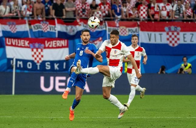 Football, Men, Season 2023 24, UEFA Euro 2024, Group B 3 Matchday in Leipzig, Croatia Italy, v l Jorginho Italy , Andrej Kramaric Croatia , 24 06 2024, Copyright: xMatthiasxKochx