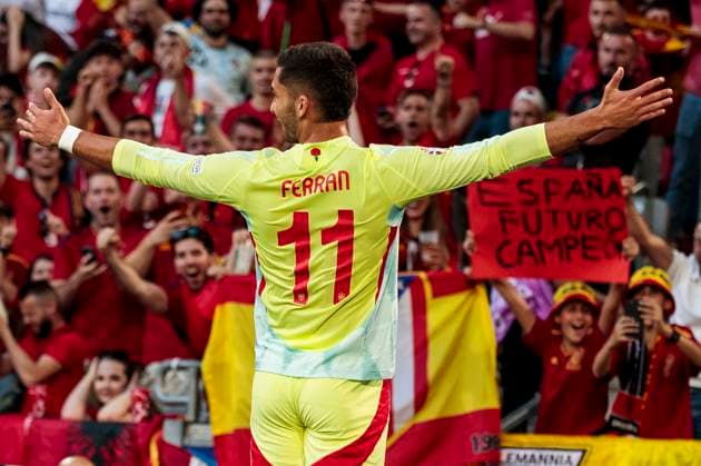 UEFA EURO 2024 Albania Spain 24 06 2024 Ferran Torres Spain, 11 cheers after his goal UEFA EURO 2024 Albania Spain Arena Düsseldorf, Düsseldorf, on 24 06 2024 Copyright: xBEAUTIFULxSPORTS Meuselx