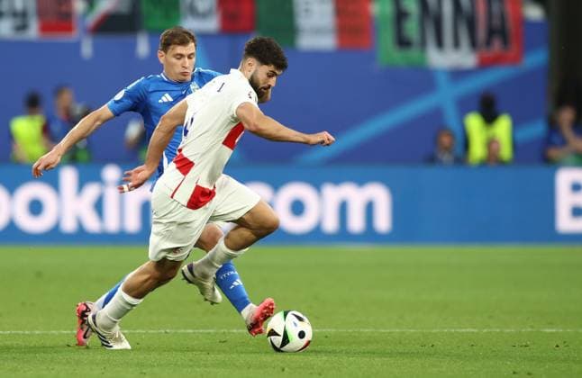24 06 2024, xtgx, European Football Championship 2024, Croatia Italy emspor, v l Nicolo Barella Italy , Josko Gvardiol Croatia Croatia UEFA REGULATIONS PROHIBIT ANY USE OF PHOTOGRAPHS as IMAGE SEQUENCES and or QUASI VIDEO Leipzig