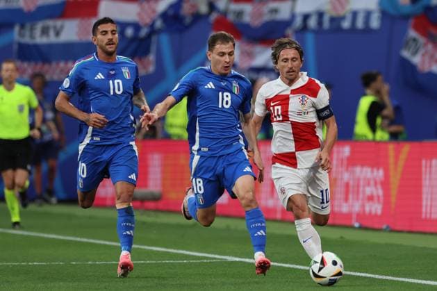 Croatia Italy UEFA EURO 2024 Leipzig, 24 06 2024, Leipzig Stadium, UEFA EURO 2024 Germany, Gr F Preliminary Round , Croatia CRO vs ITALY ITA , Pictured from l Nicolo Barella 21, ITA and Luka Modric 10, Croatia ,