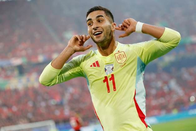24 06 2024, Football, Euro 2024, Preliminary round, Albania - Spain, GER, Duesseldorf, Stadium picture v li Goalscorer Ferran Torres Spain, 11 Cheering after the goal for, cheering, cheered, cheers, cheering, emotions, Cheering after the goal for, cheering, cheered, cheers, cheering, Copyright: HMBxMedia xHeikoxBecker