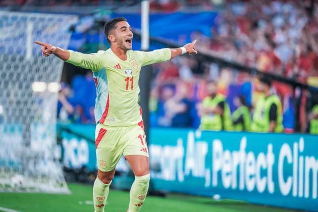 EURO 2024 - Matchday 3, Group B: Albania vs. Spain Ferran Torres scores the opening goal for Spain and celebrates during the EURO 2024 Matchday 3,, Group B match between Albania and Spain on 24 June 2024, at Duesseldorf Arena, in Duesseldorf, Germany Duesseldorf Duesseldorf Arena Germany Copyright: xAlexandraxFechetex DSC00230