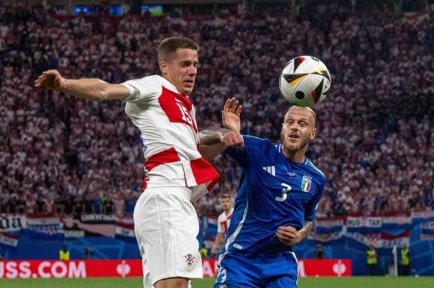 Football, Men, Season 2023 24, UEFA Euro 2024, Group B 3 Matchday in Leipzig, Croatia Italy, v l Mario Pasalic Croatia , Federico Dimarco Italy , 24 06 2024, Copyright: xMatthiasxKochx
