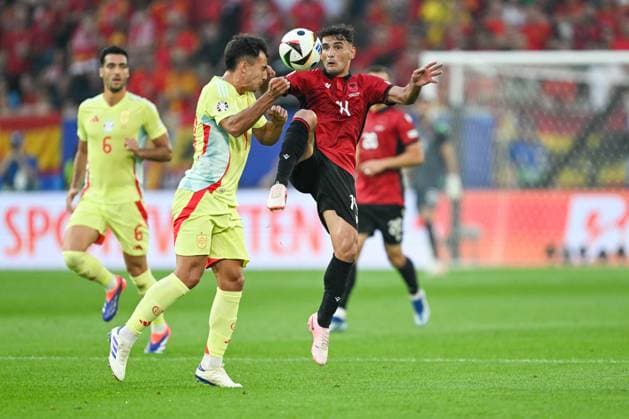 European Championship 2024 Albania Spain on 24 06 2024 in the Merkur Spiel Arena in Düsseldorf Martin Zubimendi ESP and Qazim Laci ALB battle for the ball MT