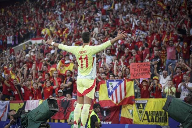 Joie des joueurs de Espagne apres le but de 11 Torres Garcia Ferran FERRAN Forward FOOTBALL : Albanie vs Espagne - Euro 2024 Groupe B, - Dusseldorf Arena - 24 06 024 ElyxandroCegarra Panoramic 
