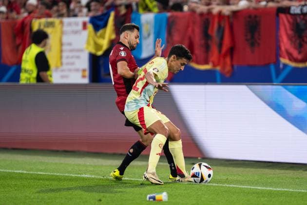 GER, Euro 2024, Group B, Albania ALB vs Spain ESP 24 06 2024, Düsseldorf Arena Merkur Spiel Arena , Düsseldorf Duesseldorf, GER, Euro 2024, Group B, Albania ALB vs Spain ESP In the picture duel between Jesus Navas Spain Spain ESP, 22 and Bajrami Nedim Albania Albania ALB, 10 nordphotoxGmbHxx xChristianxSchulze nph000300
