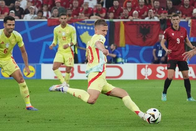 Dani Olmo Spain Spain, 10 draws from Düsseldorf 24 06 2024 Spain vs Albania, EURO2024 M27, Group B, EM Arena Düsseldorf